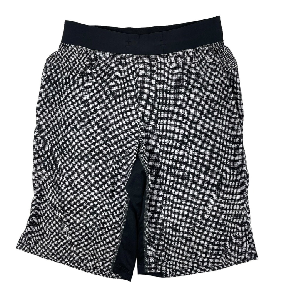 Lululemon T.H.E. Short Black Gray Patterned Performance Mens Short Size Small